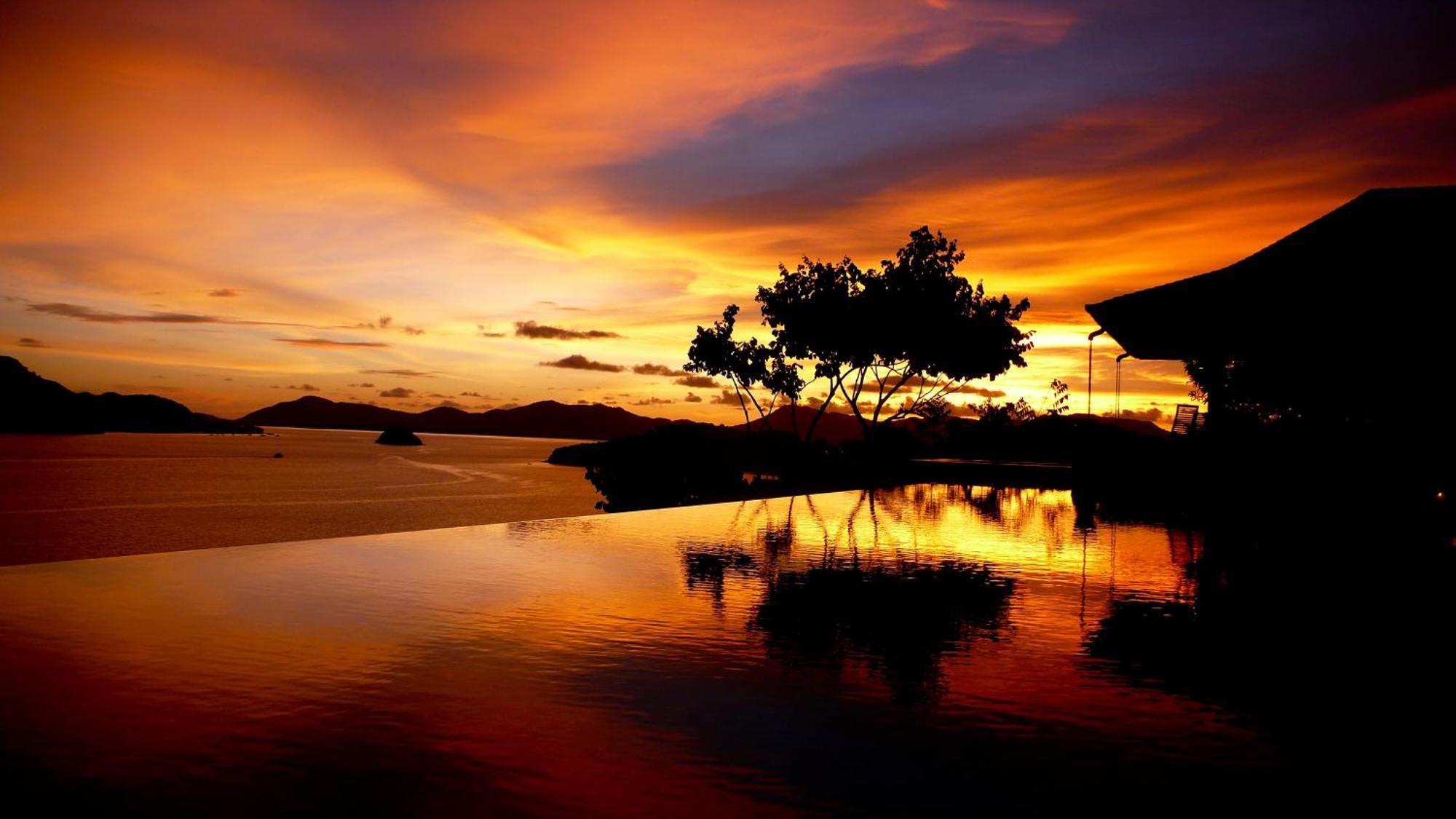 Sri Panwa Phuket Luxury Pool Villa Hotel - Sha Plus Habitación foto Sunset at the beach